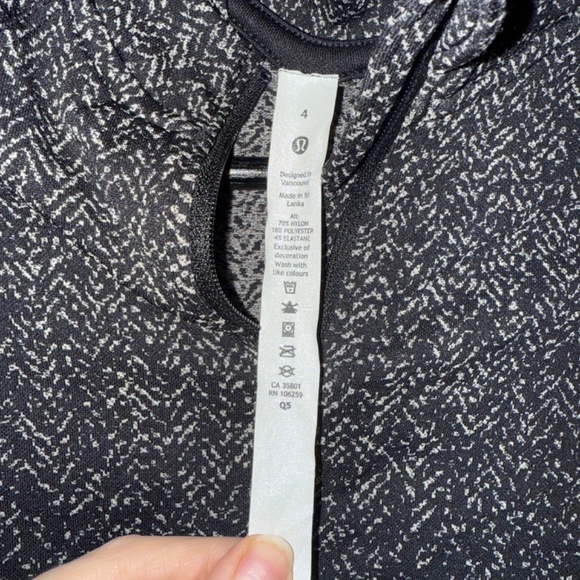 lululemon athletica Crop Black Jacket/ Hoodie - Picture 3 of 3